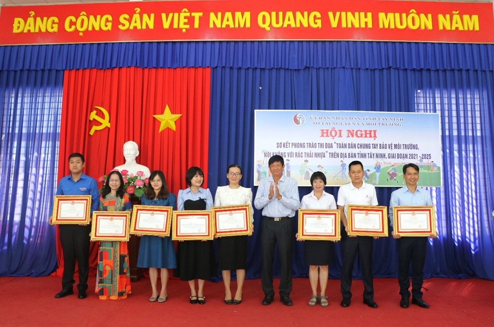 Tây Ninh: Xây dựng thói quen không rác thải nhựa